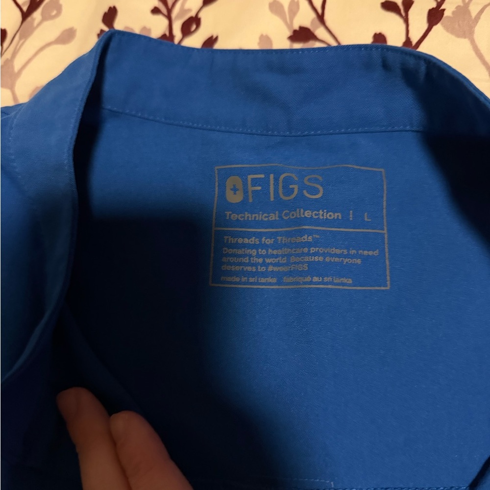 Figs woman’s royal Blue Rafaela top - Picture 2 of 2